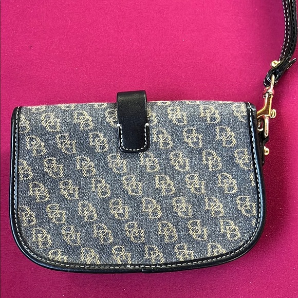 Dooney & Bourke Black and Tan Clutch Wristlet - Picture 2 of 3